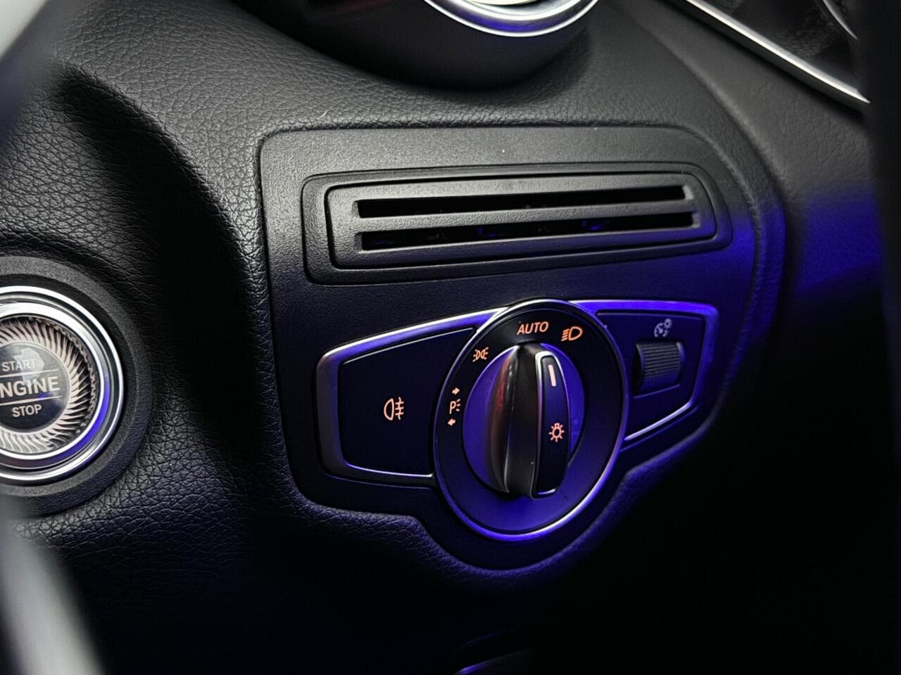 Mercedes-Benz GLC thumbnail Misc Controls