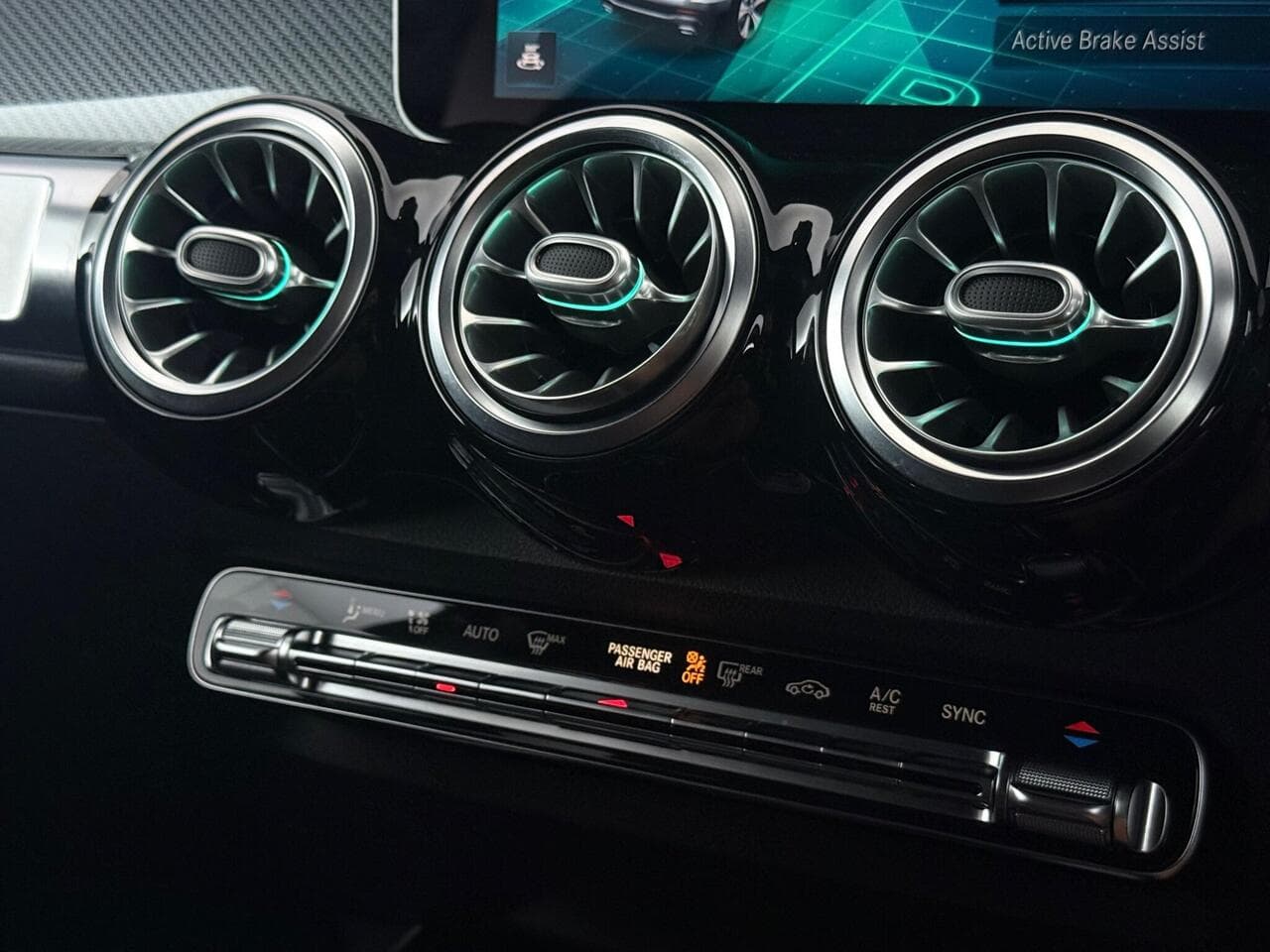 Mercedes-Benz GLB thumbnail Inconclusive
