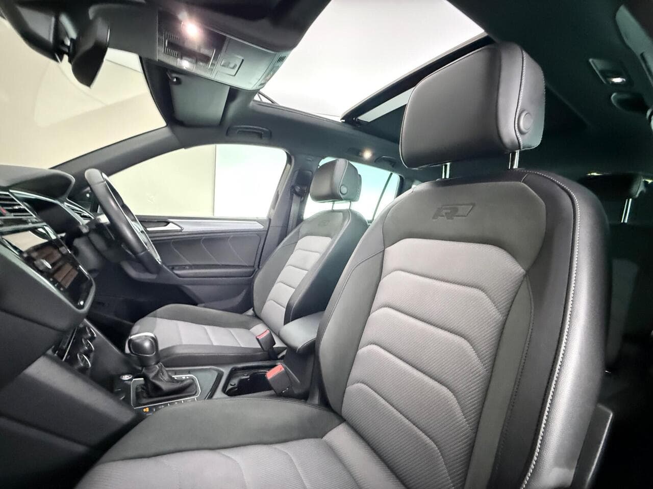 Volkswagen Tiguan thumbnail Seat Front Passenger