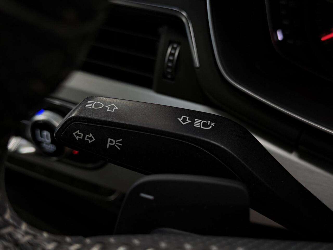 Audi A4 Avant thumbnail Misc Controls