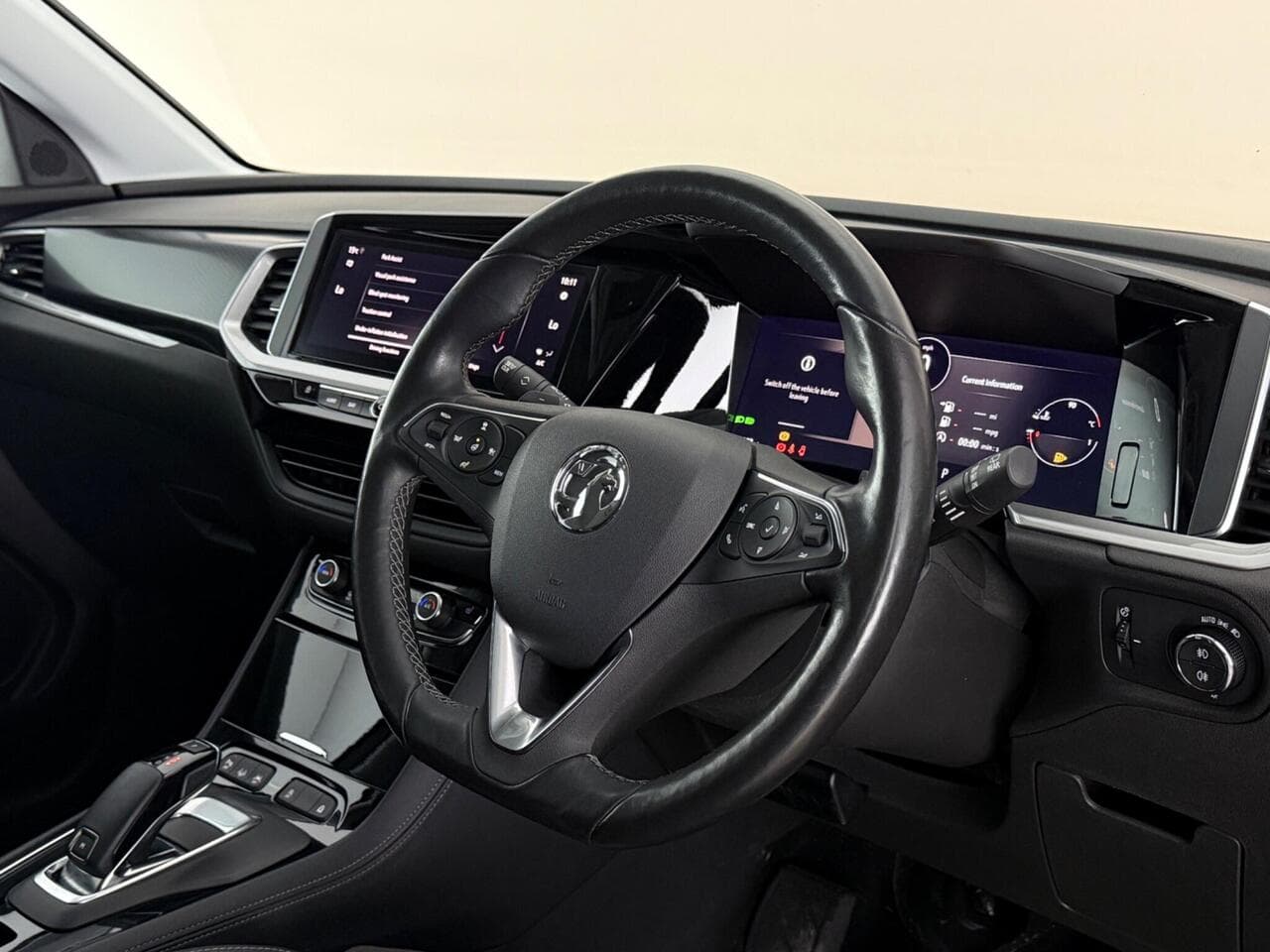 Vauxhall Grandland thumbnail Steering Wheel