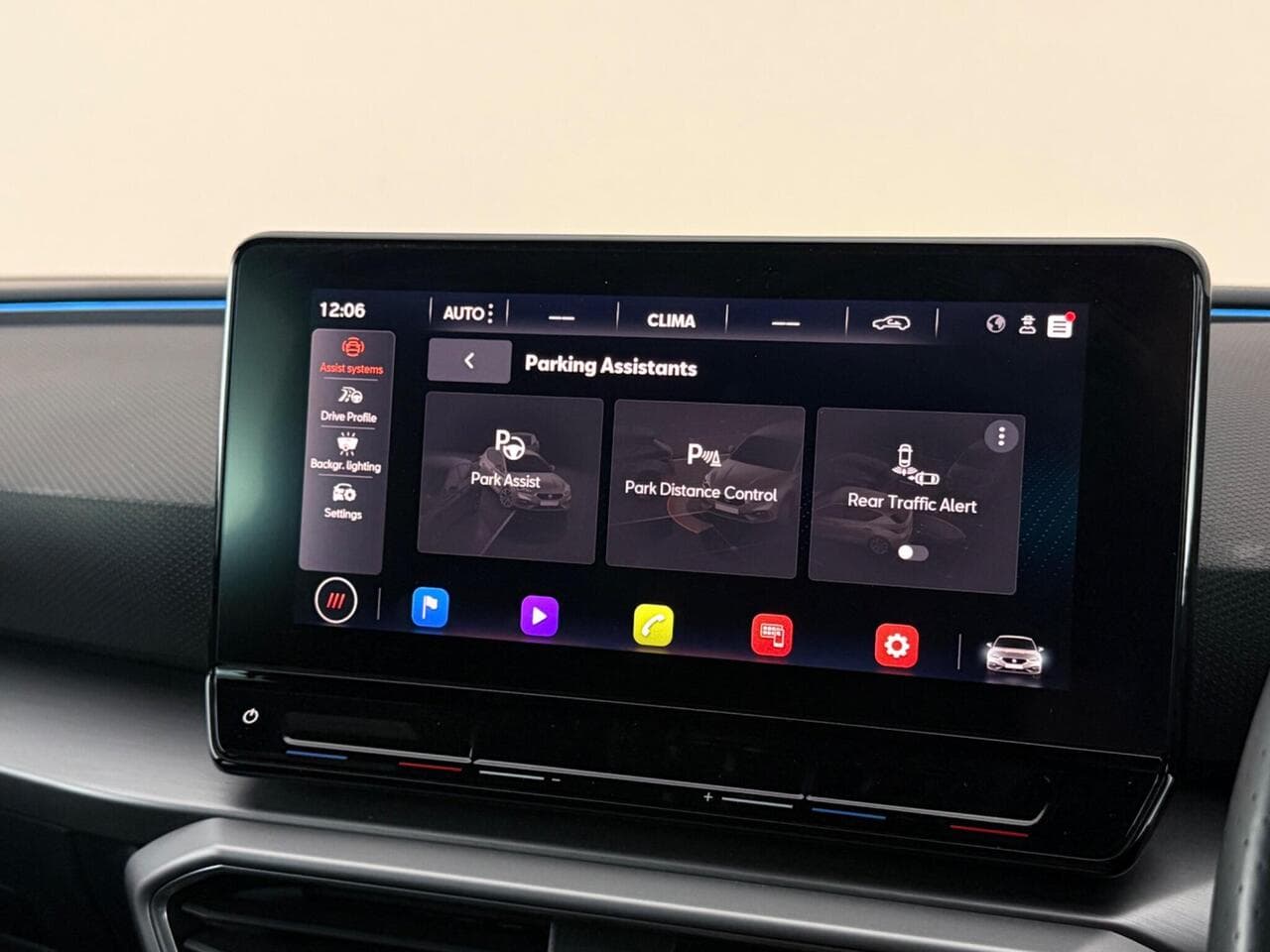 SEAT Leon thumbnail Infotainment System