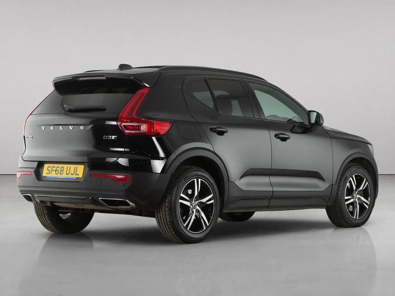 Volvo XC40 thumbnail Rear Right