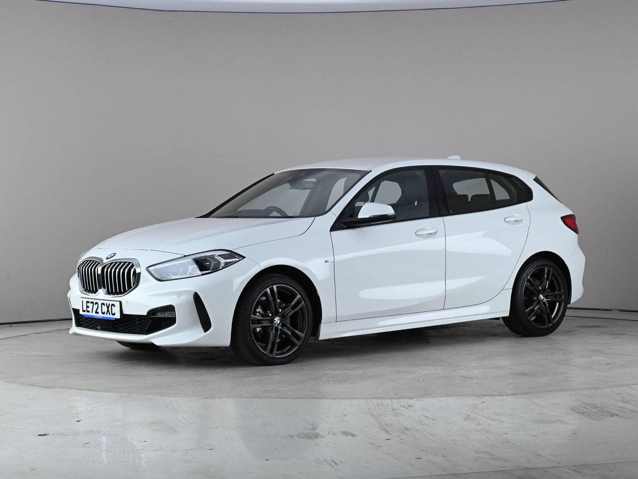 BMW 1 Series thumbnail Front Left
