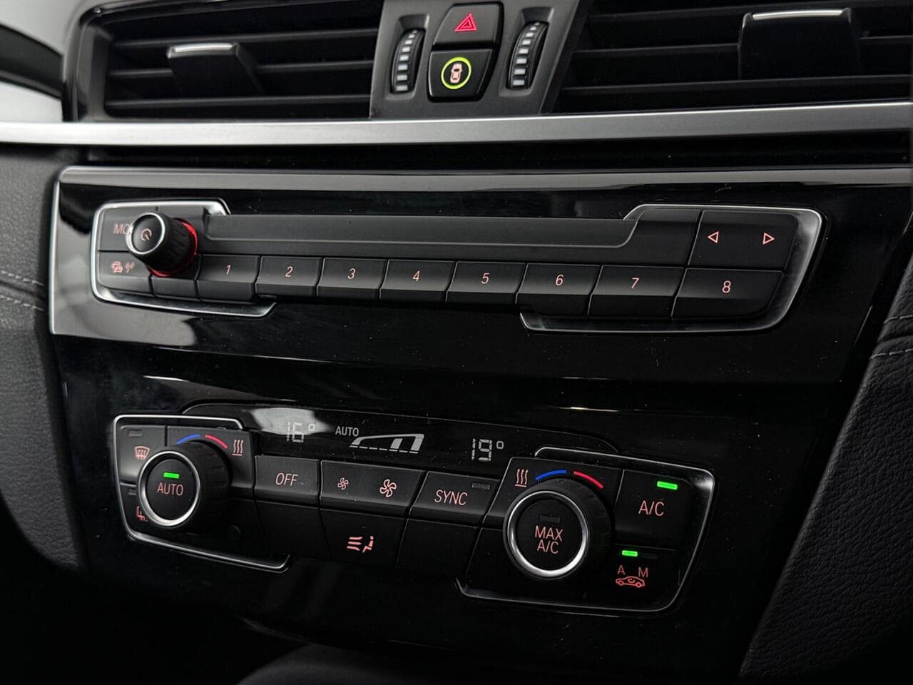 BMW X1 thumbnail Infotainment System