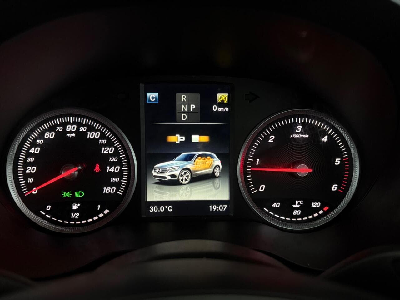 Mercedes-Benz GLC thumbnail Driver Instruments