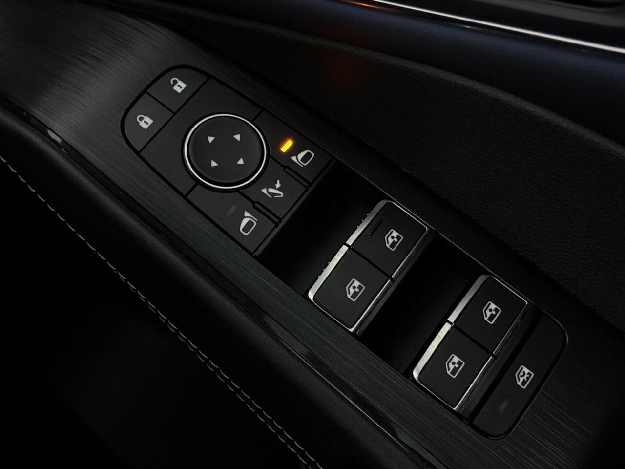 Nissan Qashqai thumbnail Misc Controls