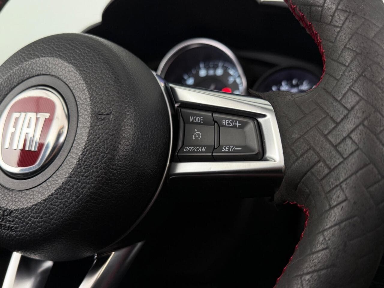 Fiat 124 Spider thumbnail Steering Wheel