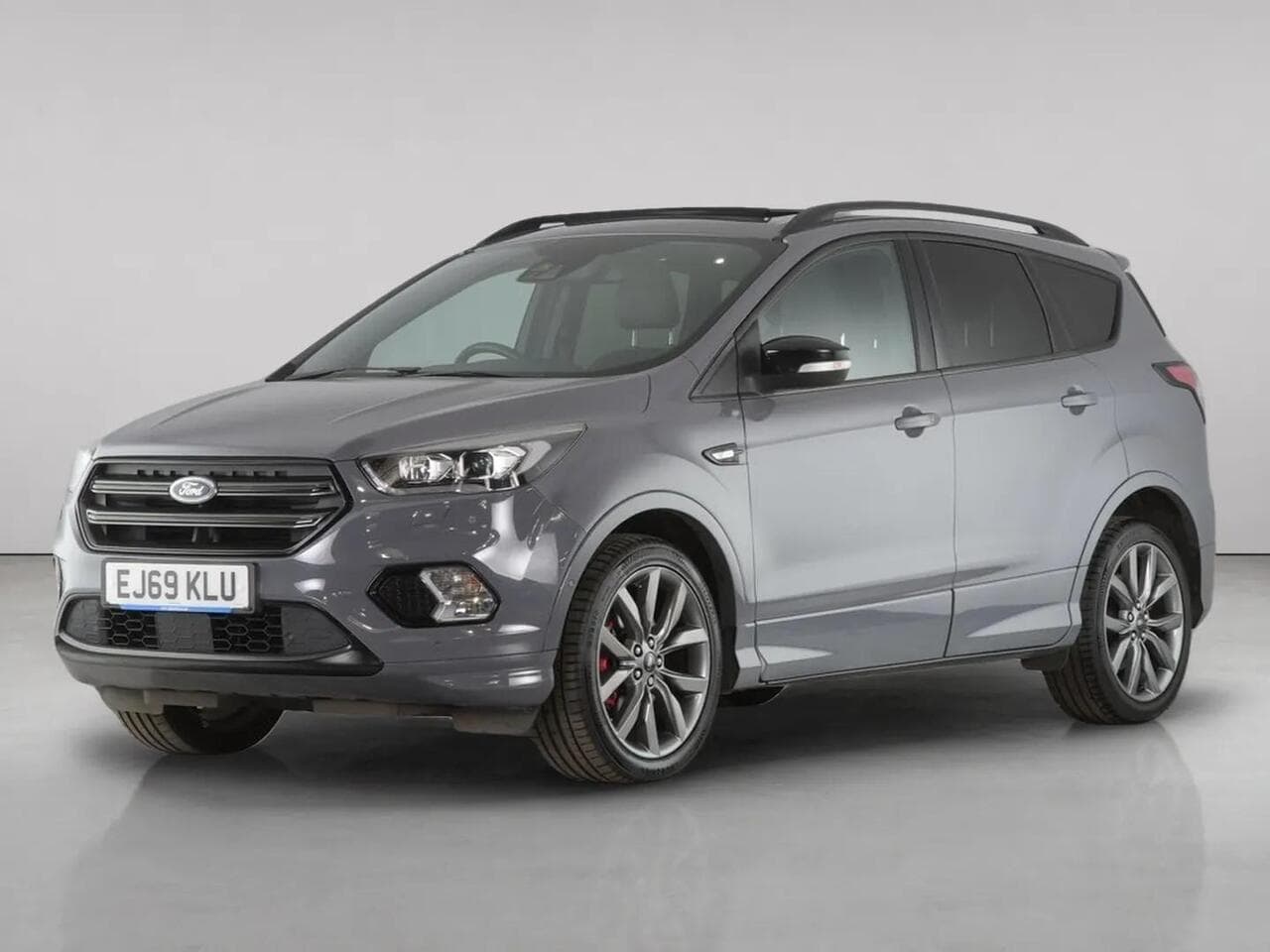 Ford Kuga thumbnail Front Left