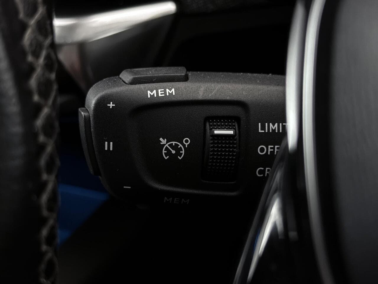 Peugeot 3008 thumbnail Misc Controls