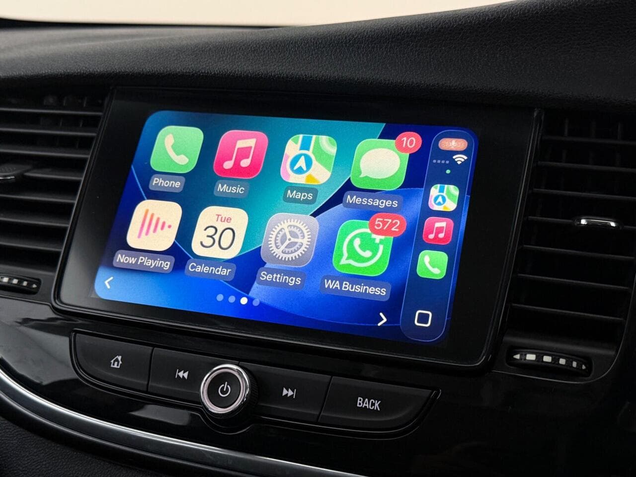 Vauxhall Mokka X thumbnail Infotainment System