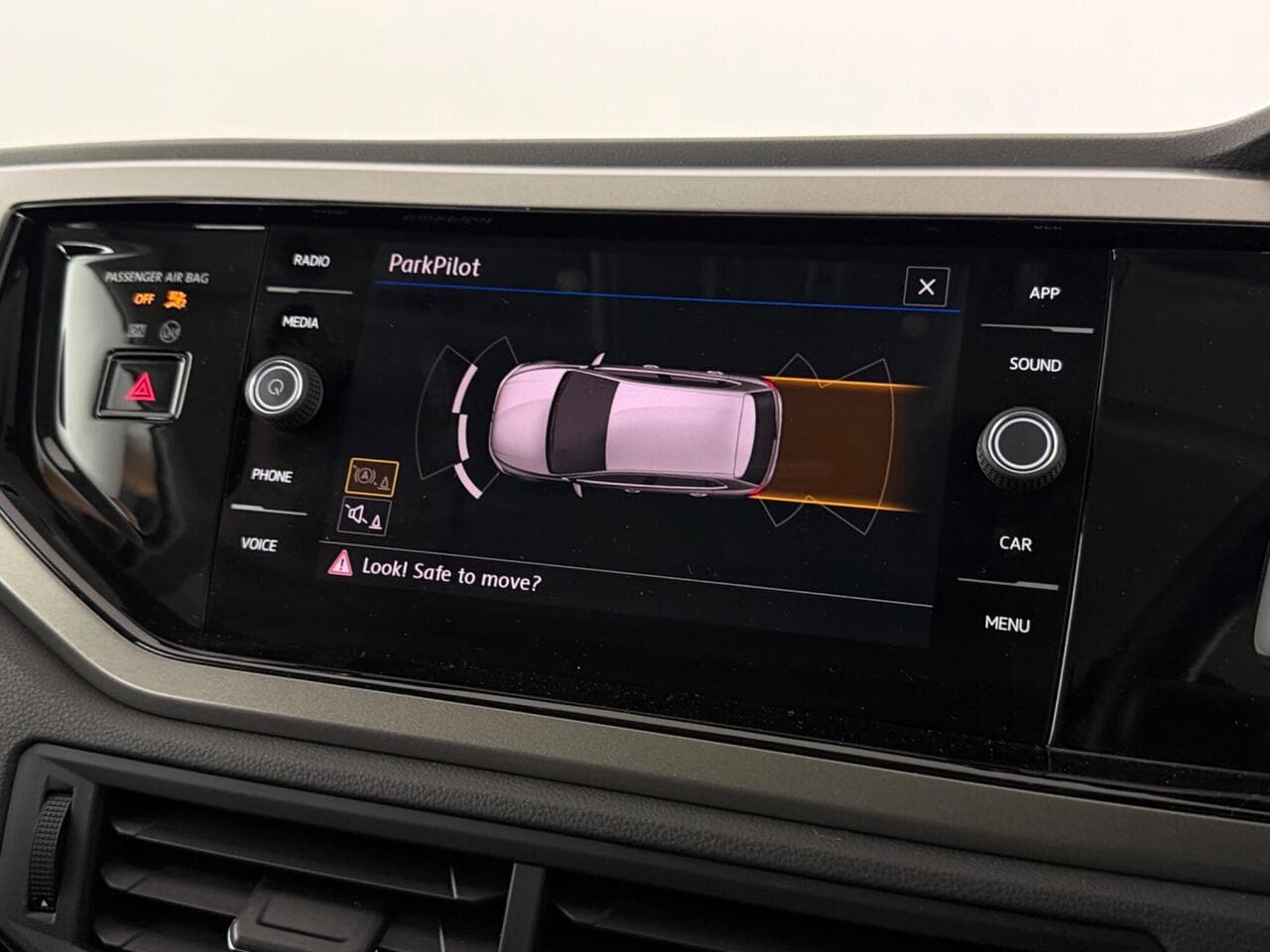 Volkswagen Polo thumbnail Infotainment System
