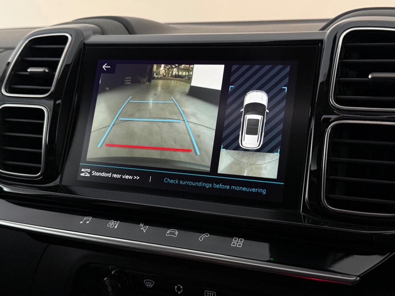 Citroen C5 Aircross thumbnail Infotainment System