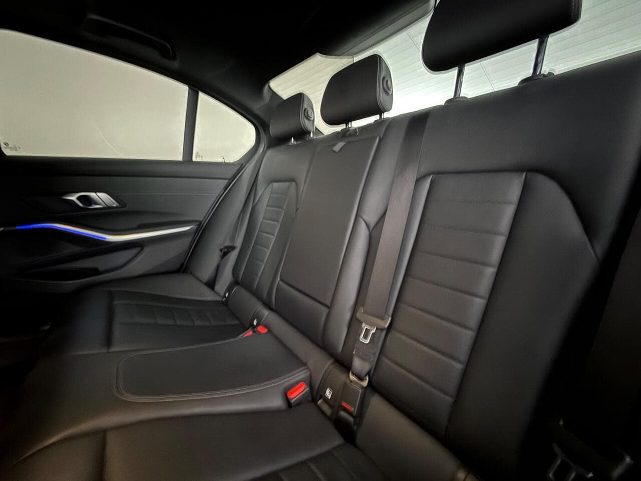 BMW 3 Series thumbnail Seats Rear