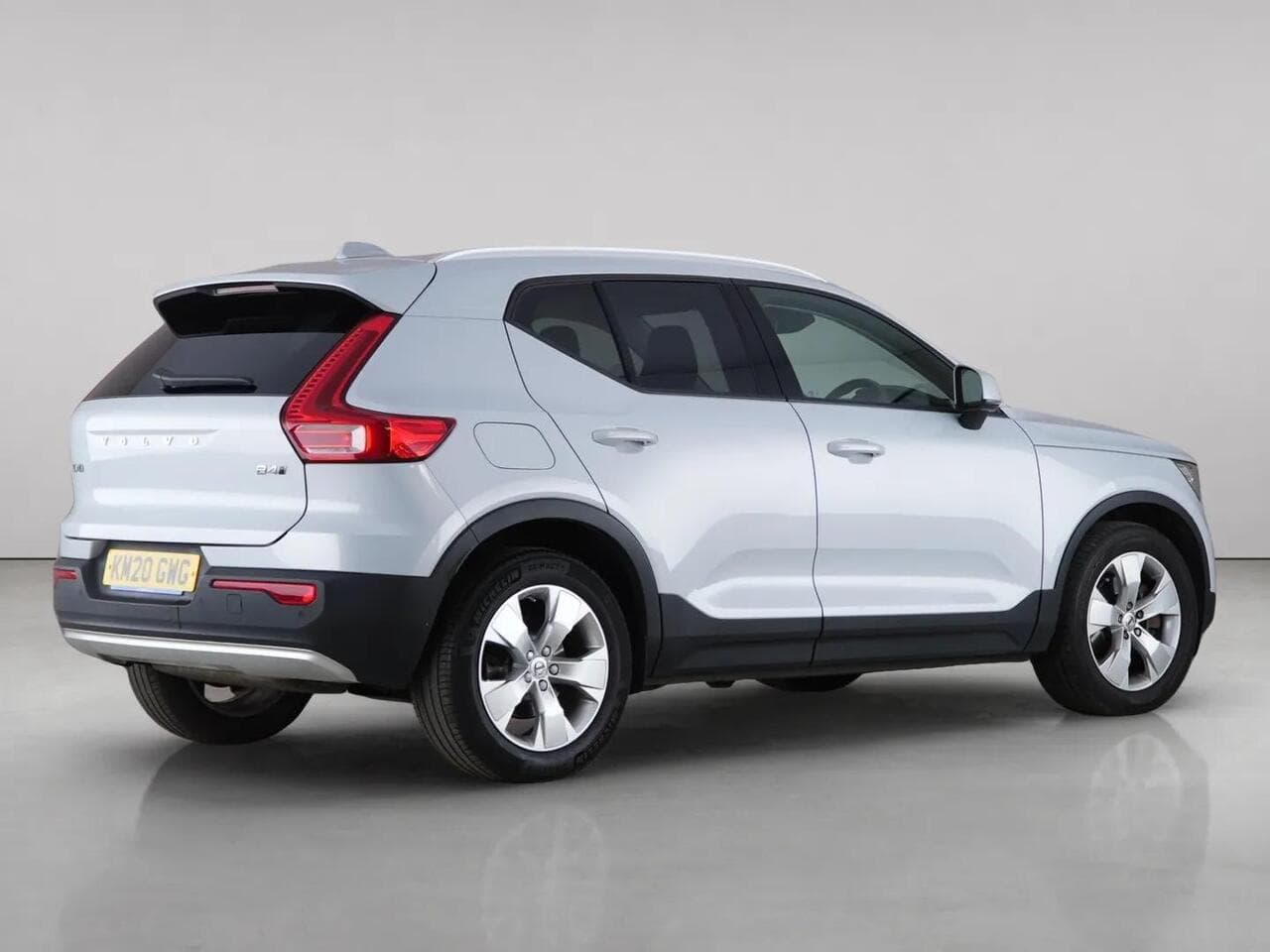 Volvo XC40 thumbnail Rear Right