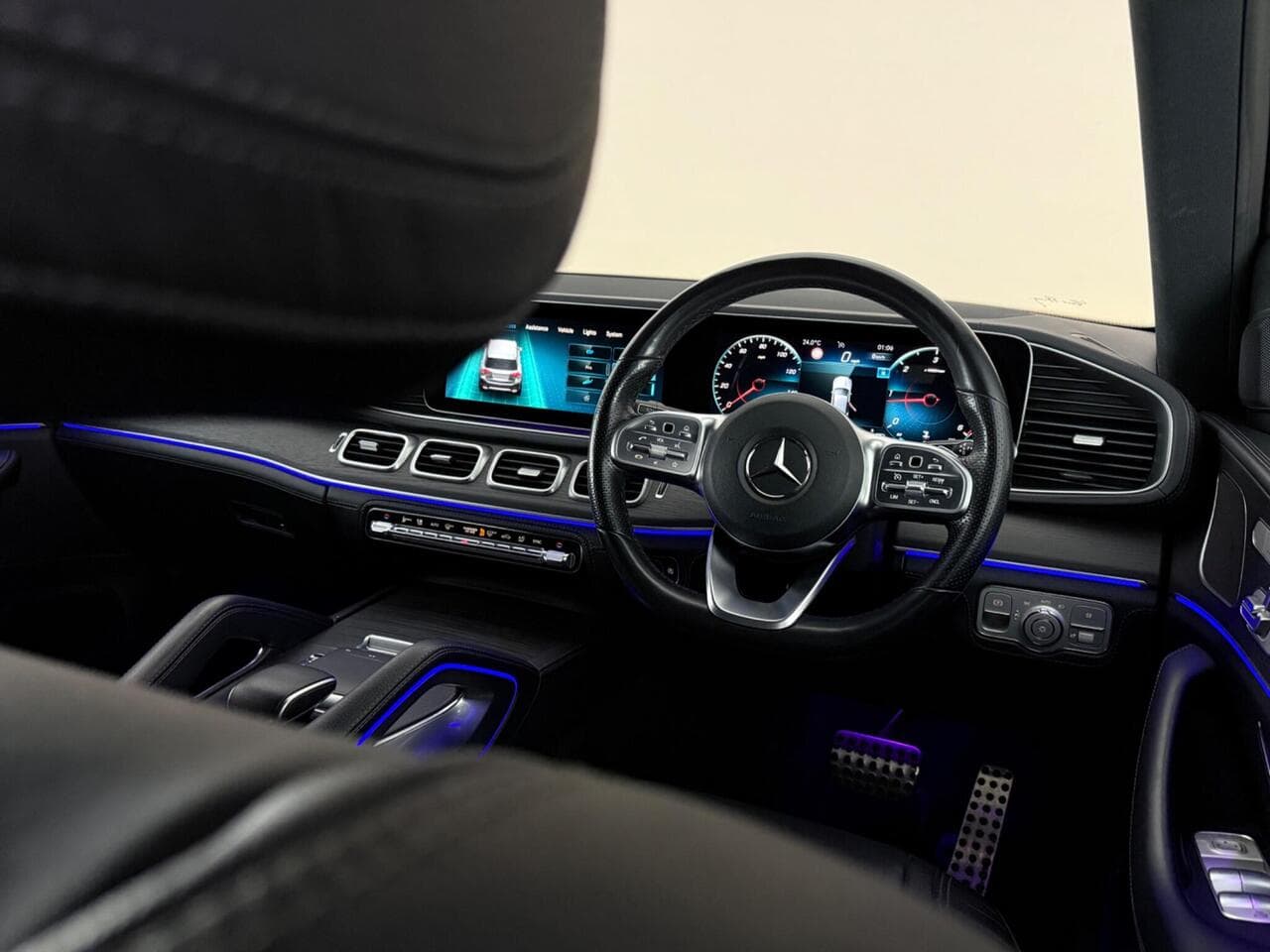 Mercedes-Benz GLE thumbnail Interior Front