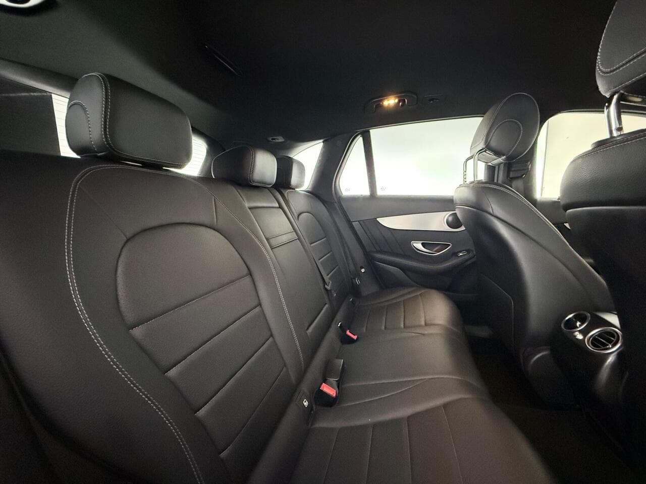 Mercedes-Benz GLC thumbnail Seats Rear