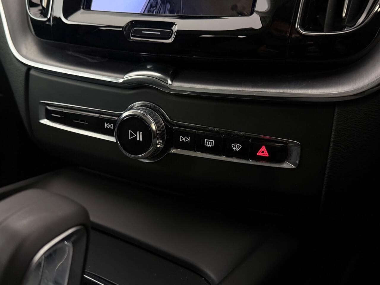 Volvo XC60 thumbnail Misc Controls