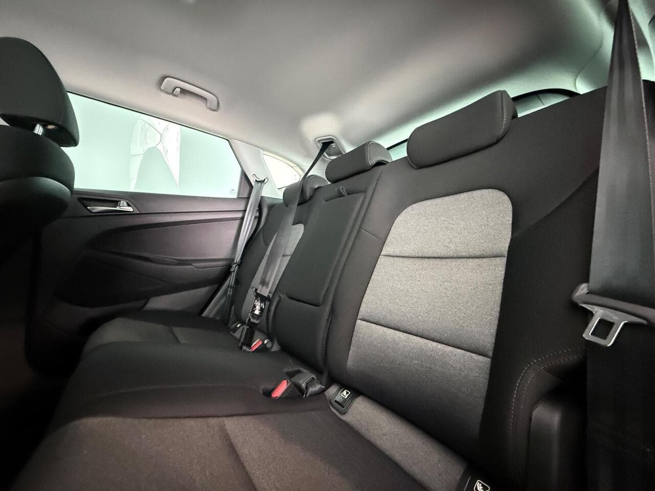 Hyundai TUCSON thumbnail Seats Rear