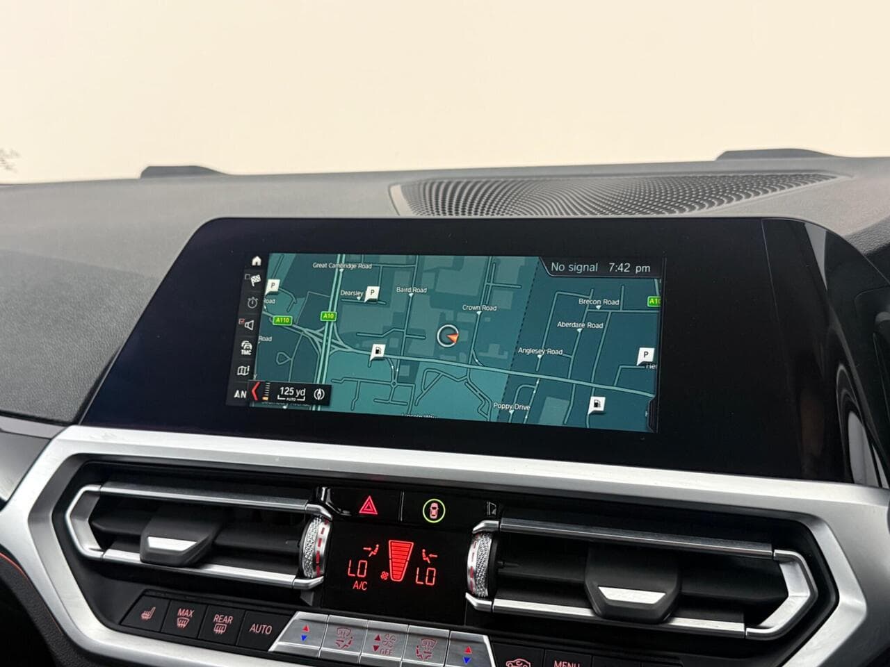 BMW 3 Series thumbnail Infotainment System