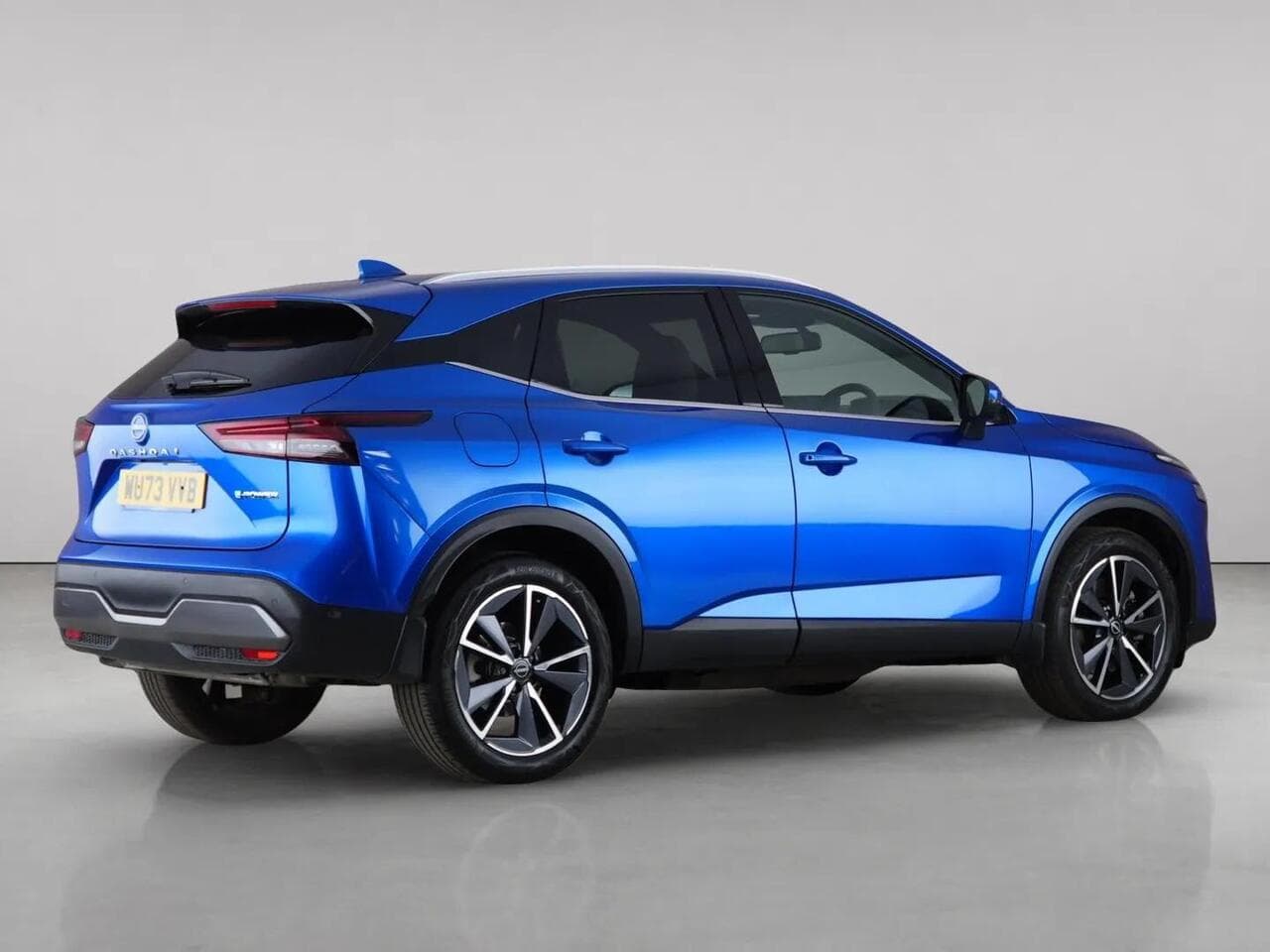 Nissan Qashqai thumbnail Side Right