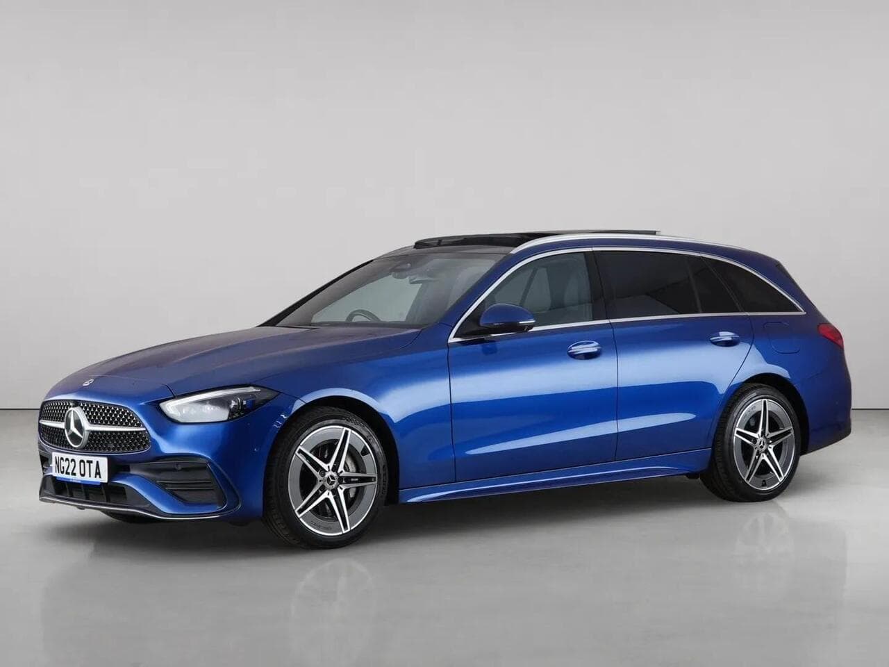 Mercedes-Benz C Class thumbnail Front Left