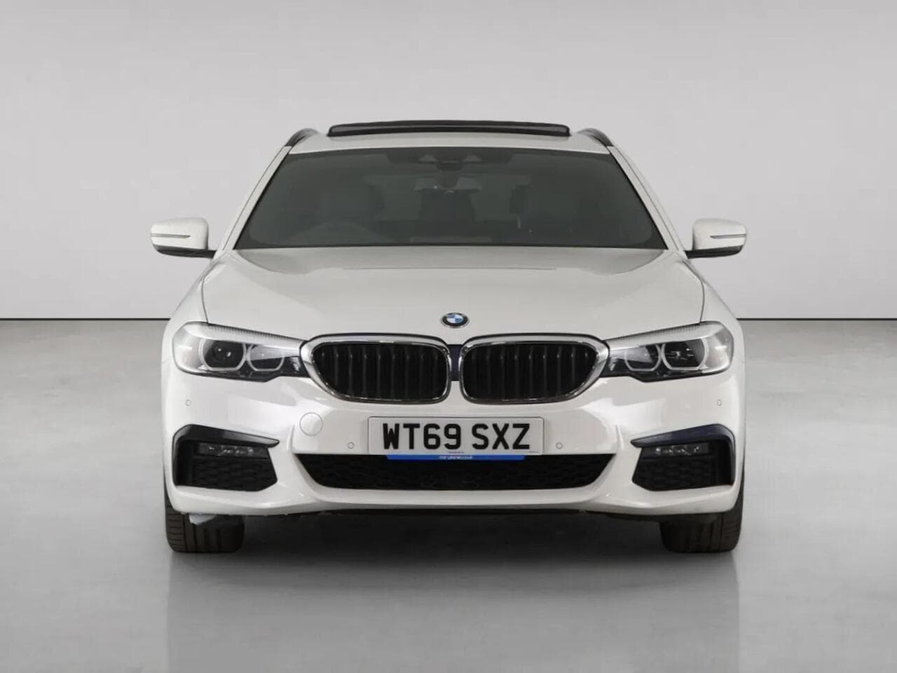 BMW 5 Series thumbnail Front