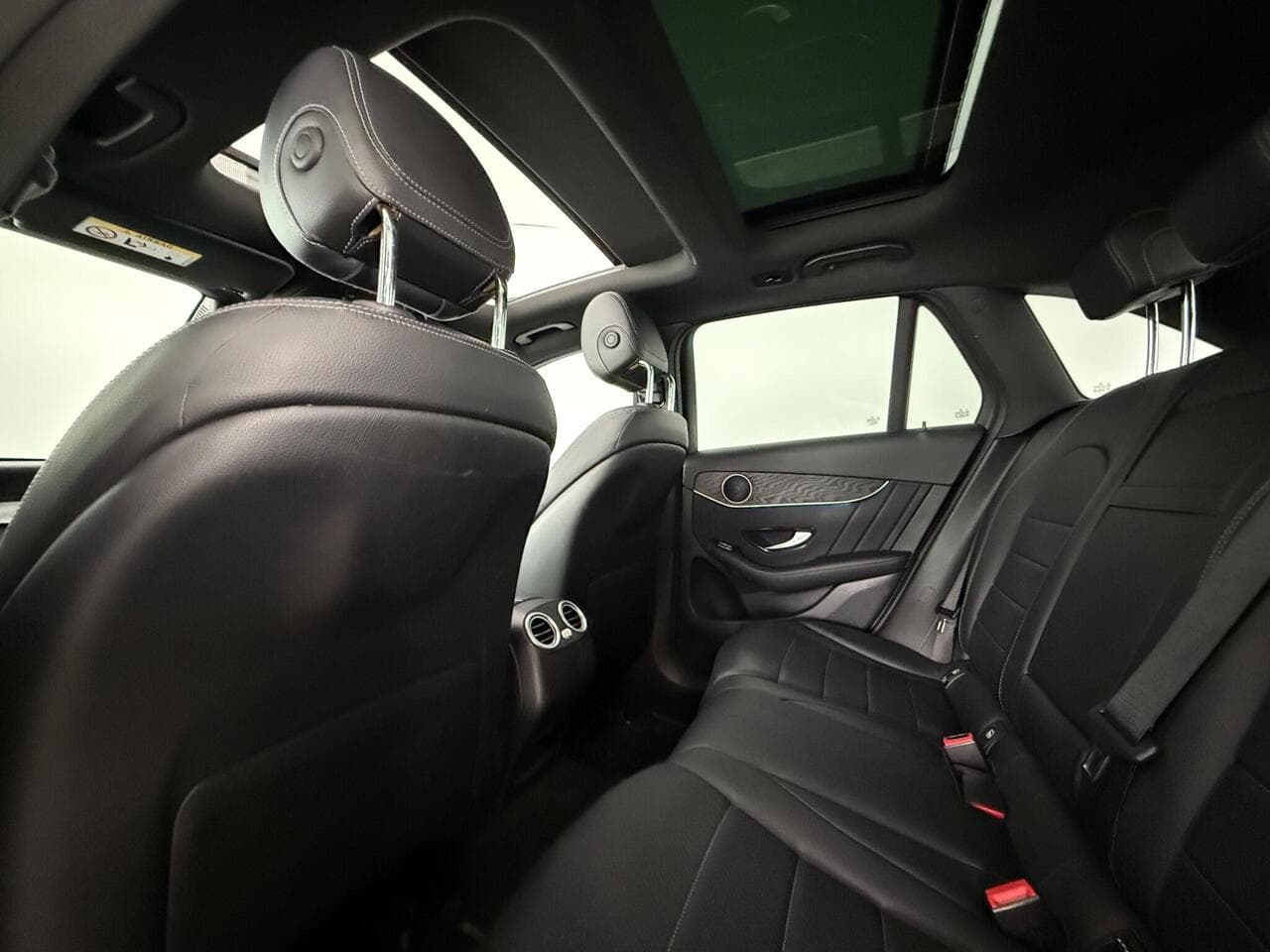 Mercedes-Benz GLC thumbnail Seats Rear