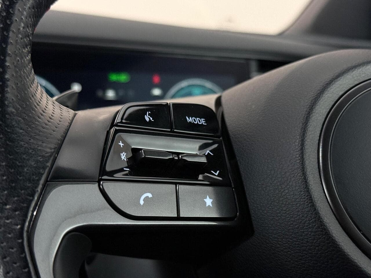 Hyundai TUCSON thumbnail Misc Controls