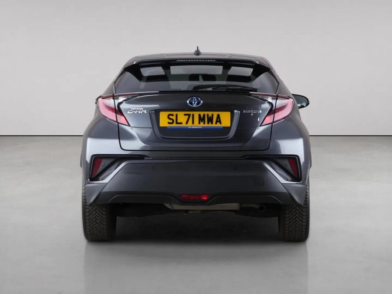 Toyota C-HR thumbnail Rear