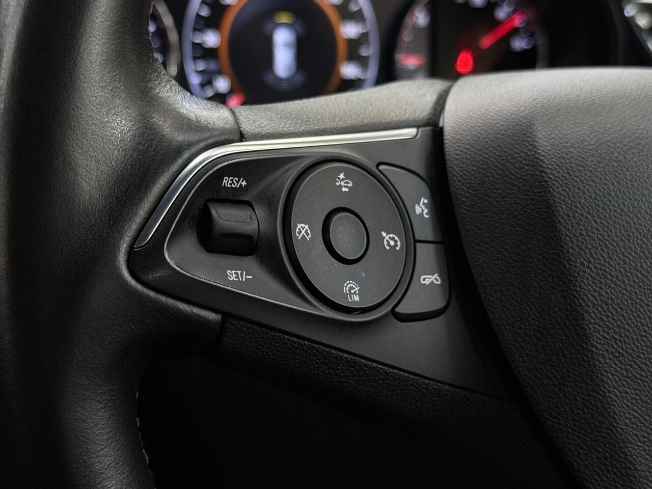 Vauxhall Insignia thumbnail Misc Controls