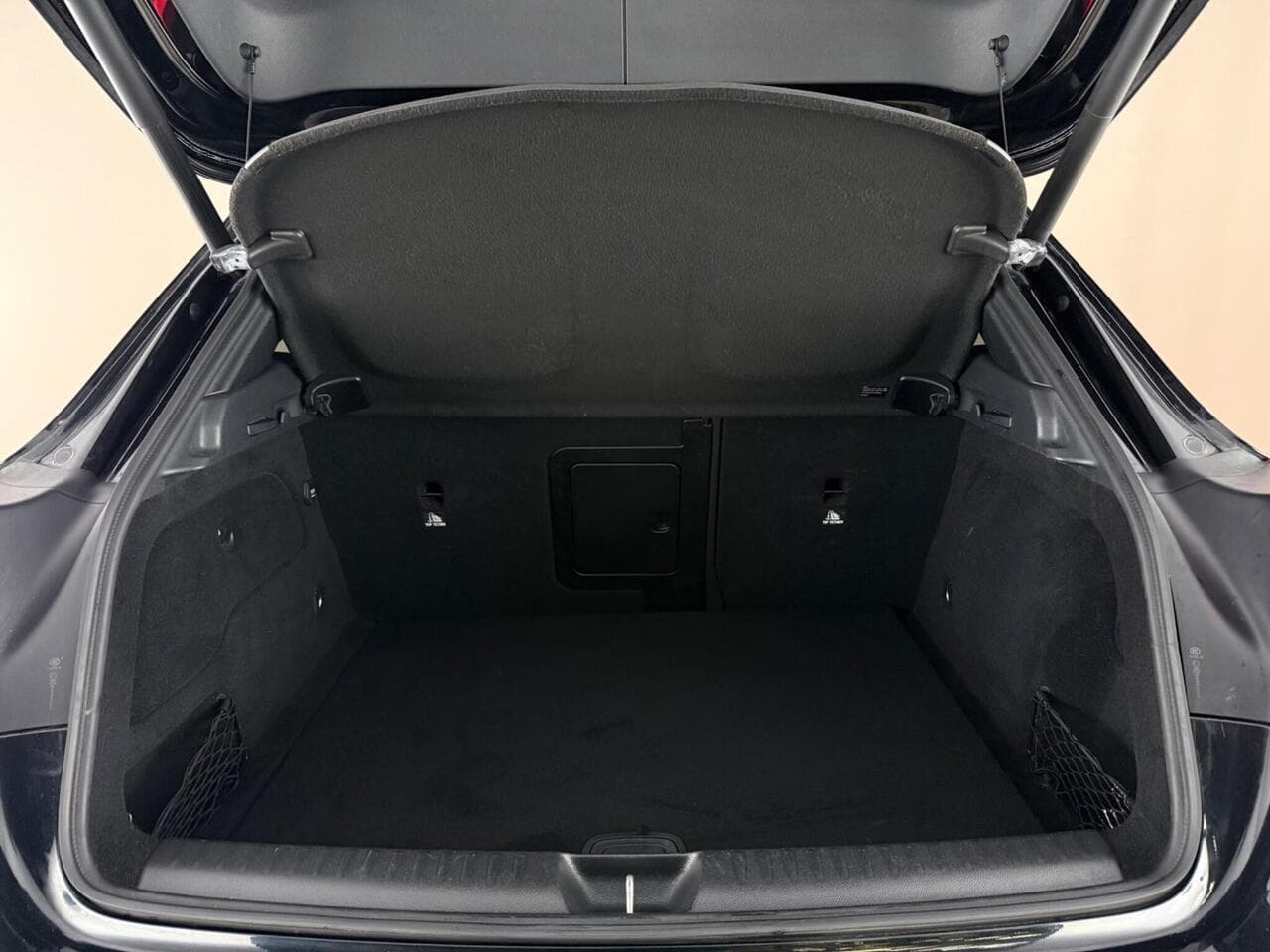 Mercedes-Benz GLA thumbnail Boot