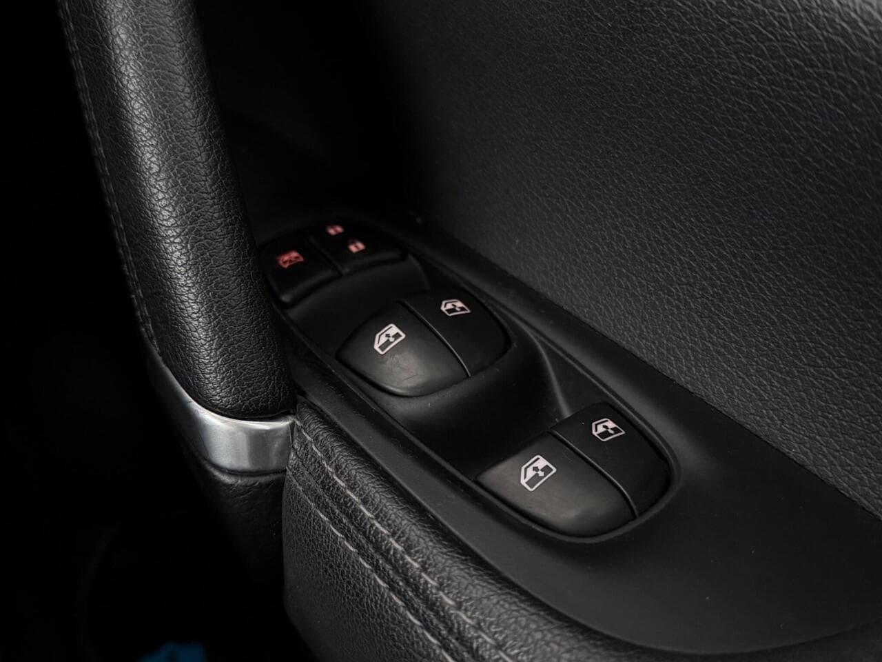 Nissan Qashqai thumbnail Misc Controls