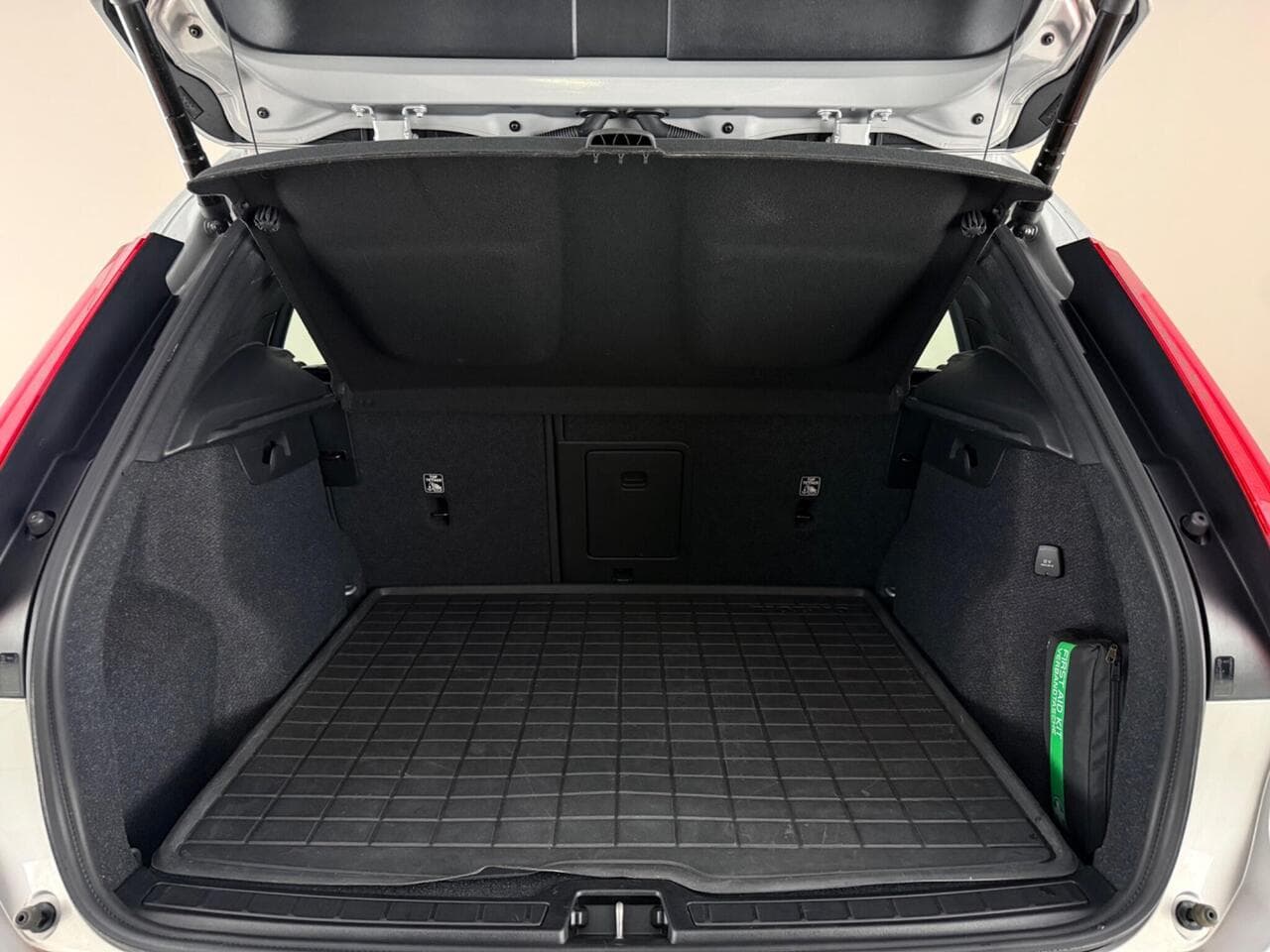 Volvo XC40 thumbnail Boot