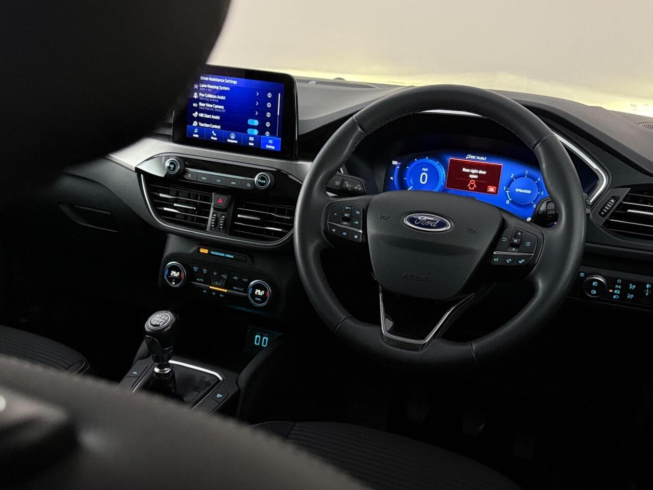 Ford Kuga thumbnail Interior Front