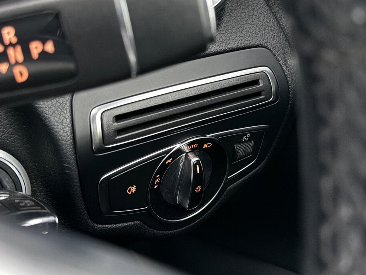 Mercedes-Benz C Class thumbnail Misc Controls