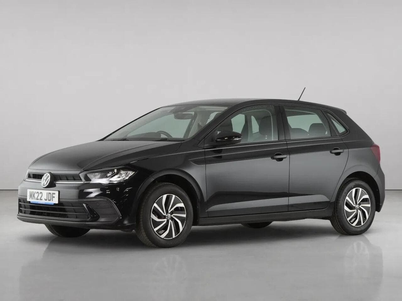Volkswagen Polo thumbnail Front Left