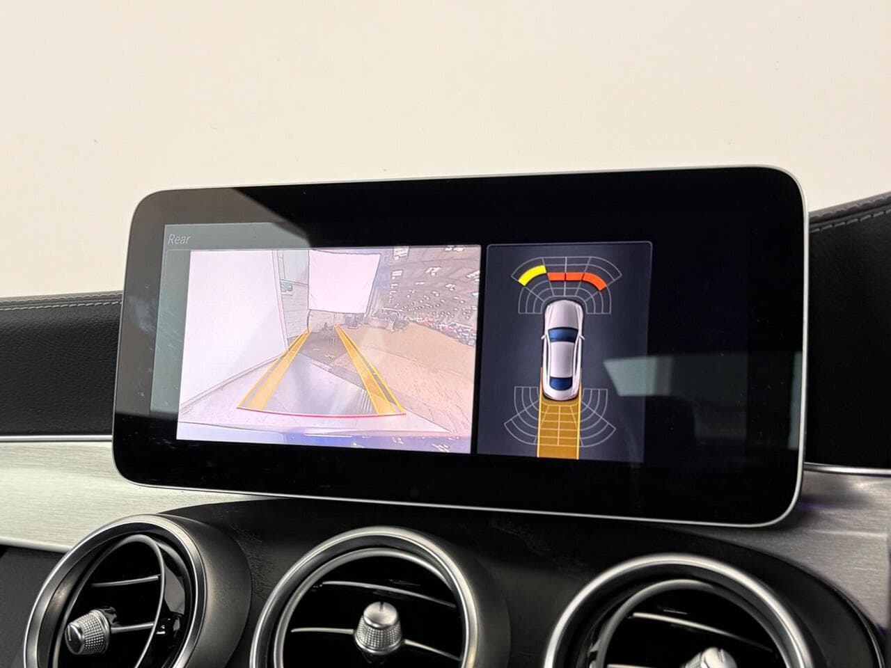 Mercedes-Benz C Class thumbnail Infotainment System