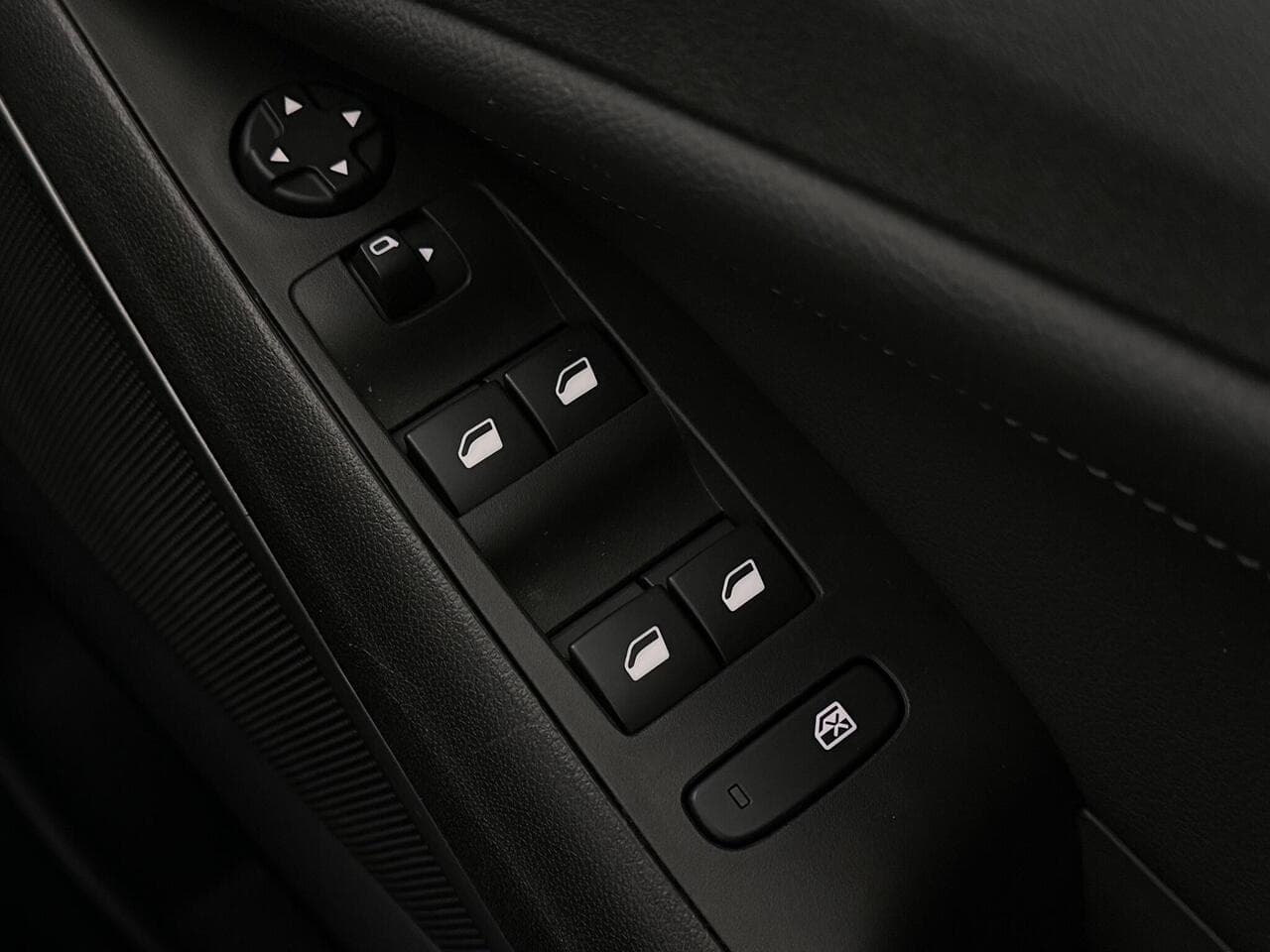Vauxhall Crossland thumbnail Misc Controls