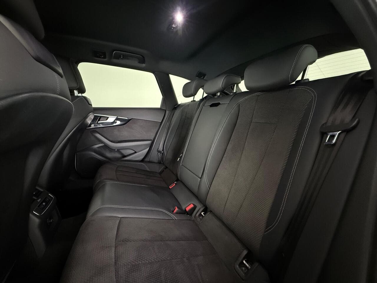 Audi A4 Avant thumbnail Seats Rear