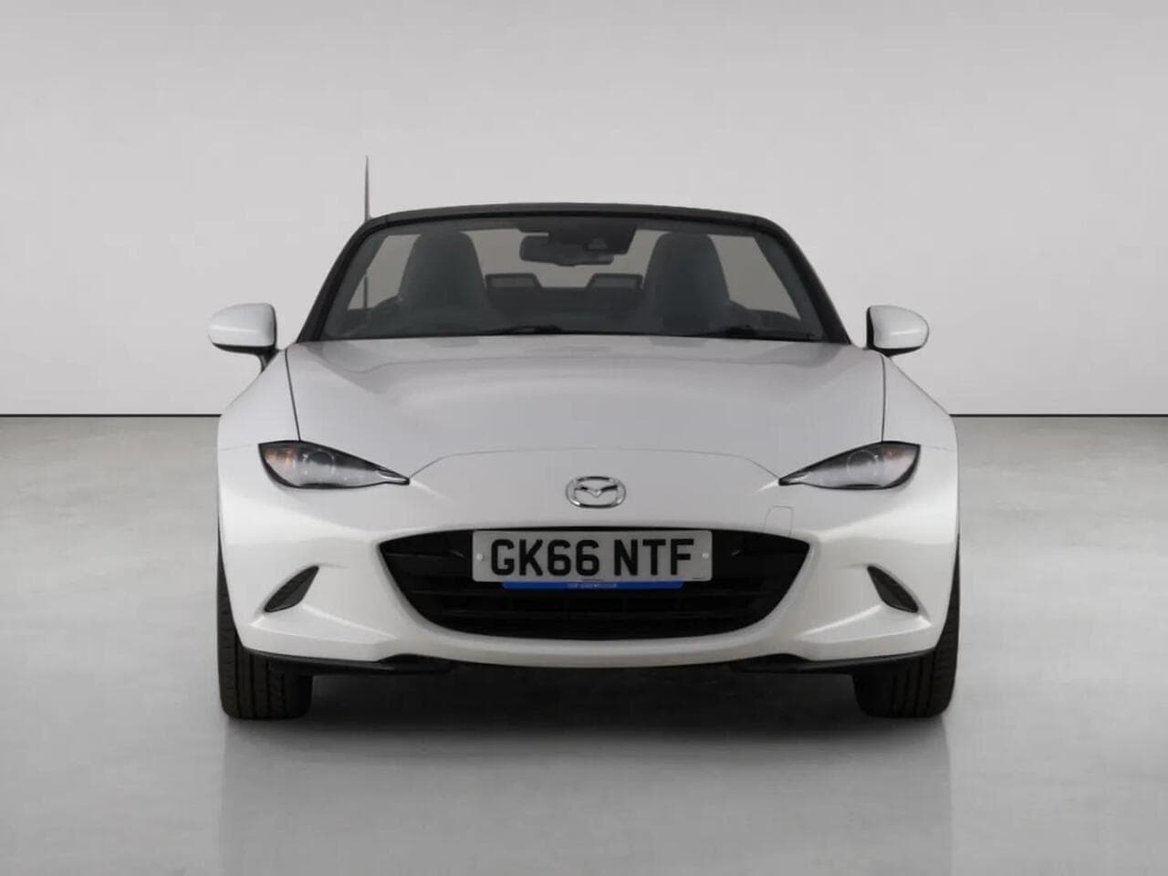 Mazda MX-5 thumbnail Front