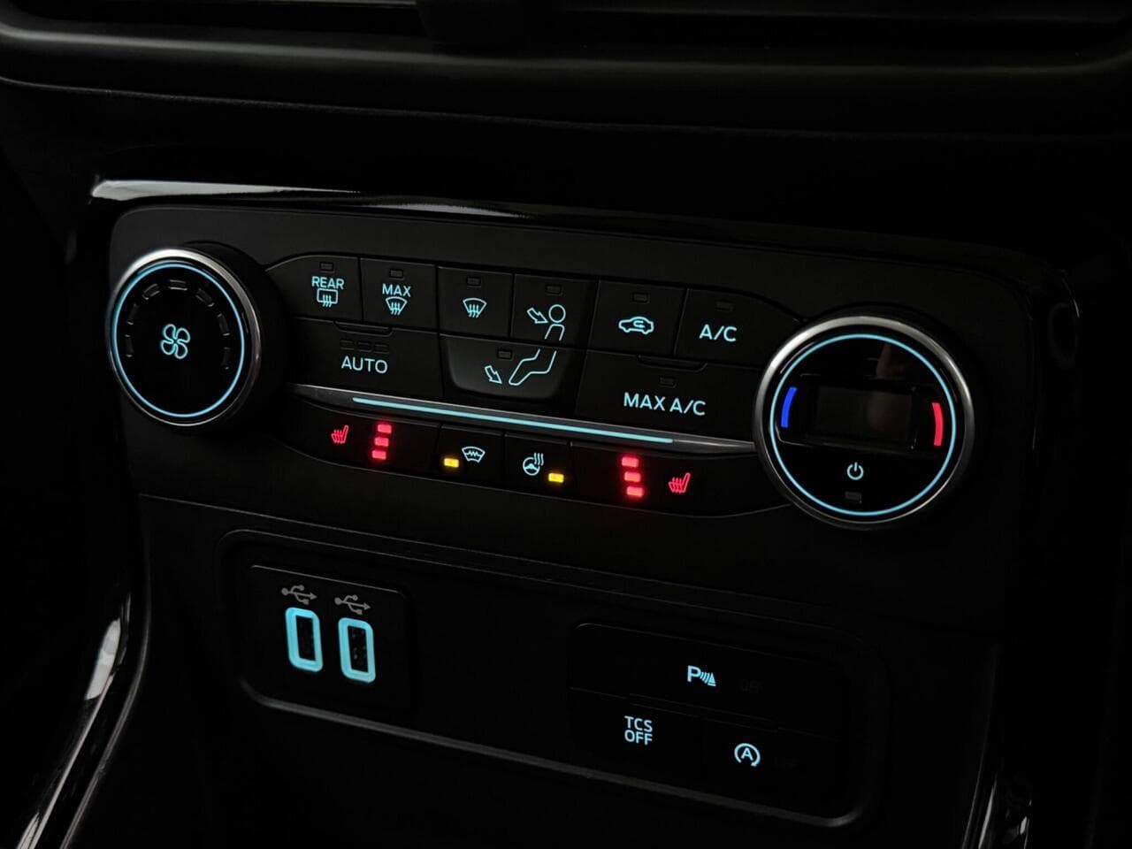 Ford EcoSport thumbnail Misc Controls