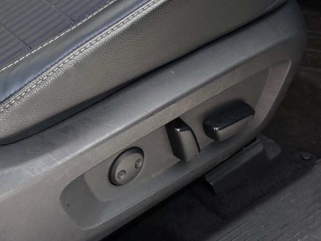 Nissan Qashqai thumbnail Misc Controls