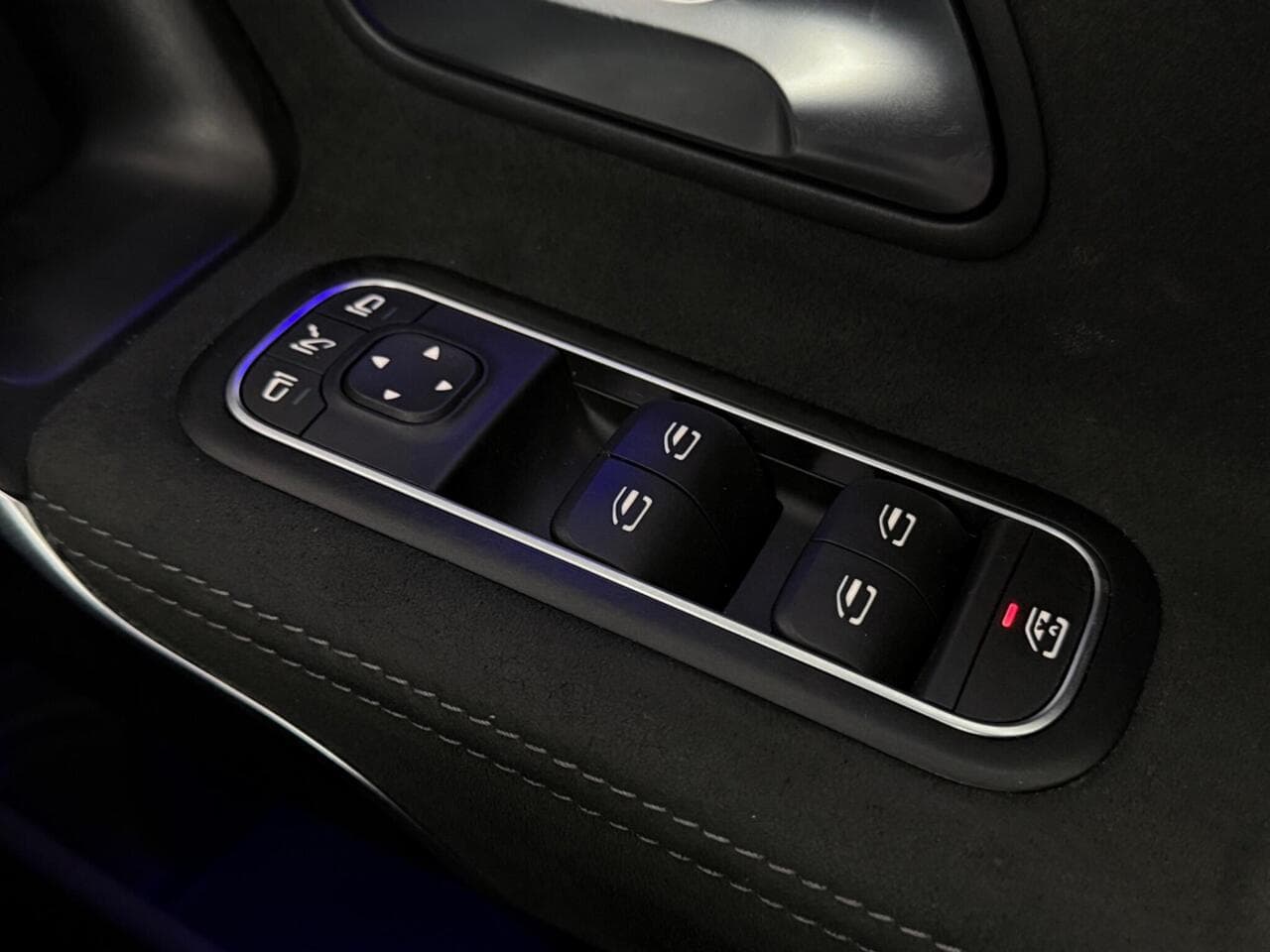 Mercedes-Benz A Class thumbnail Misc Controls