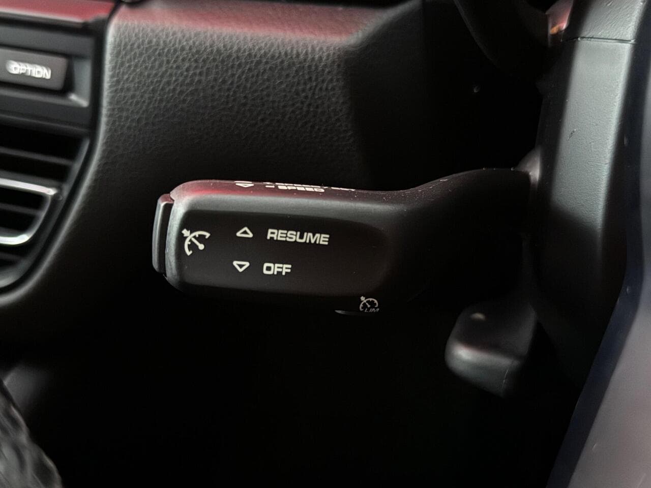 Porsche Macan thumbnail Misc Controls