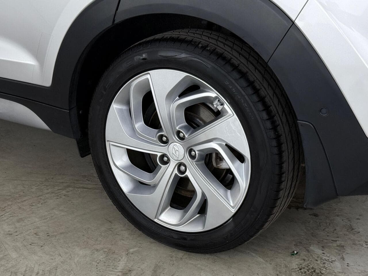 Hyundai TUCSON thumbnail Wheel