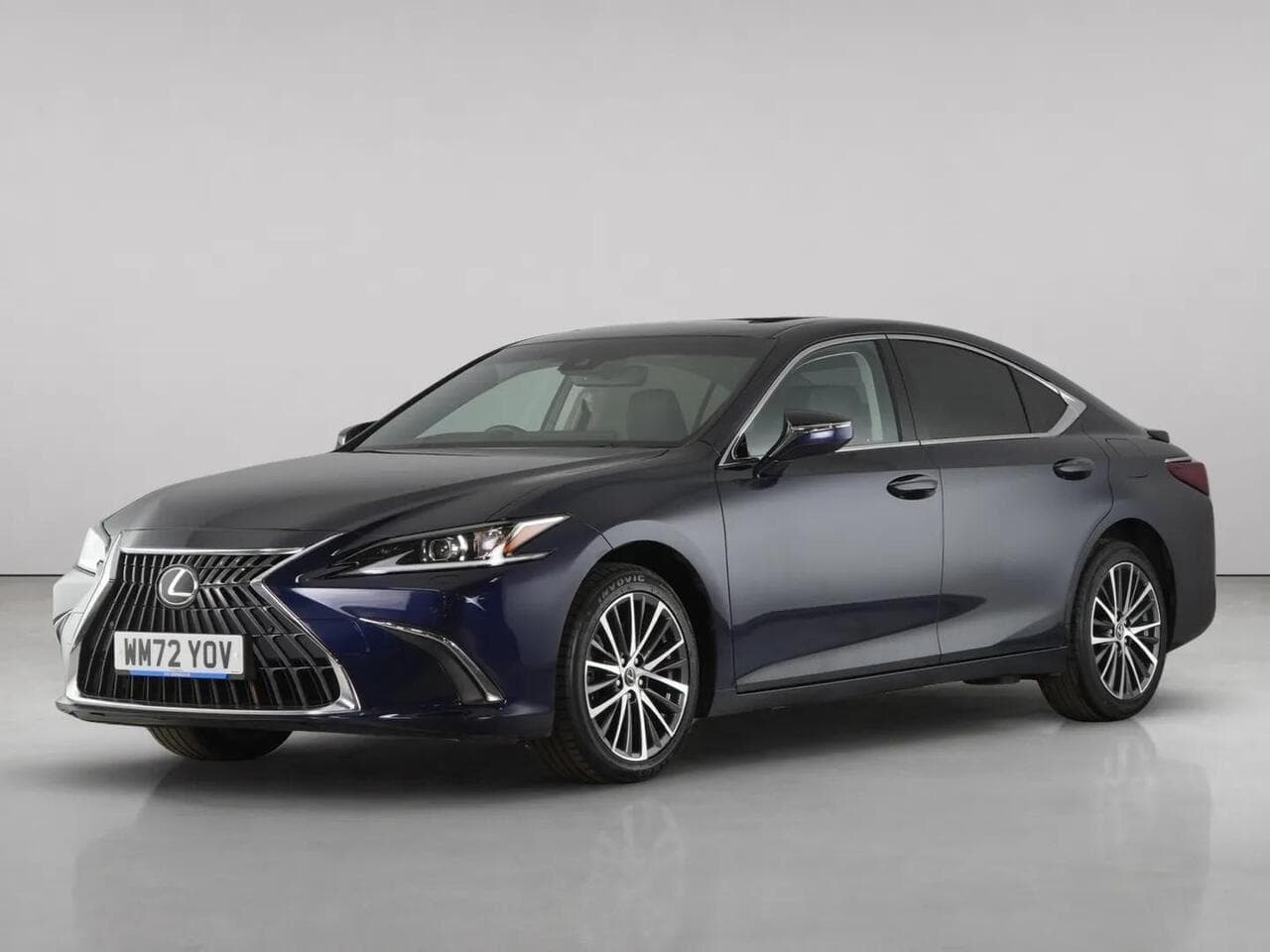 Lexus ES thumbnail Front Left
