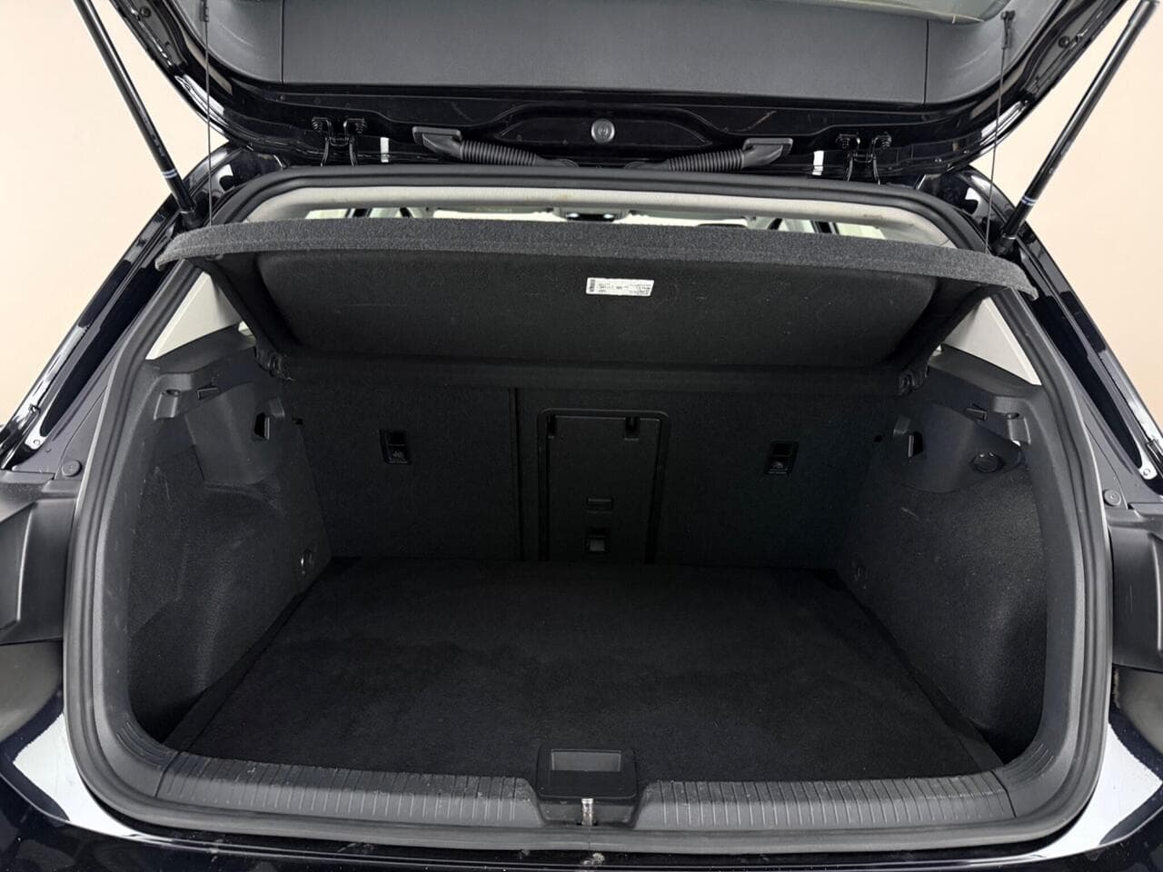 Volkswagen Golf thumbnail Boot