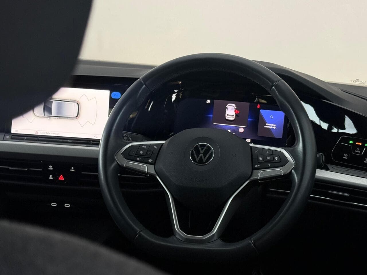 Volkswagen Golf thumbnail Steering Wheel