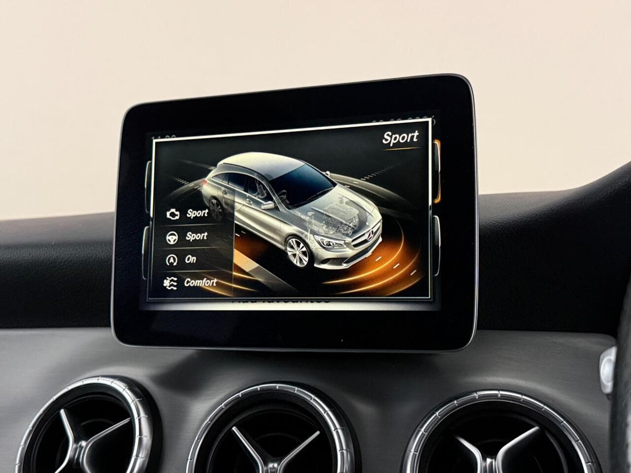 Mercedes-Benz CLA thumbnail Infotainment System